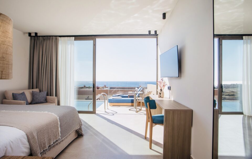 JUNIOR SUITE